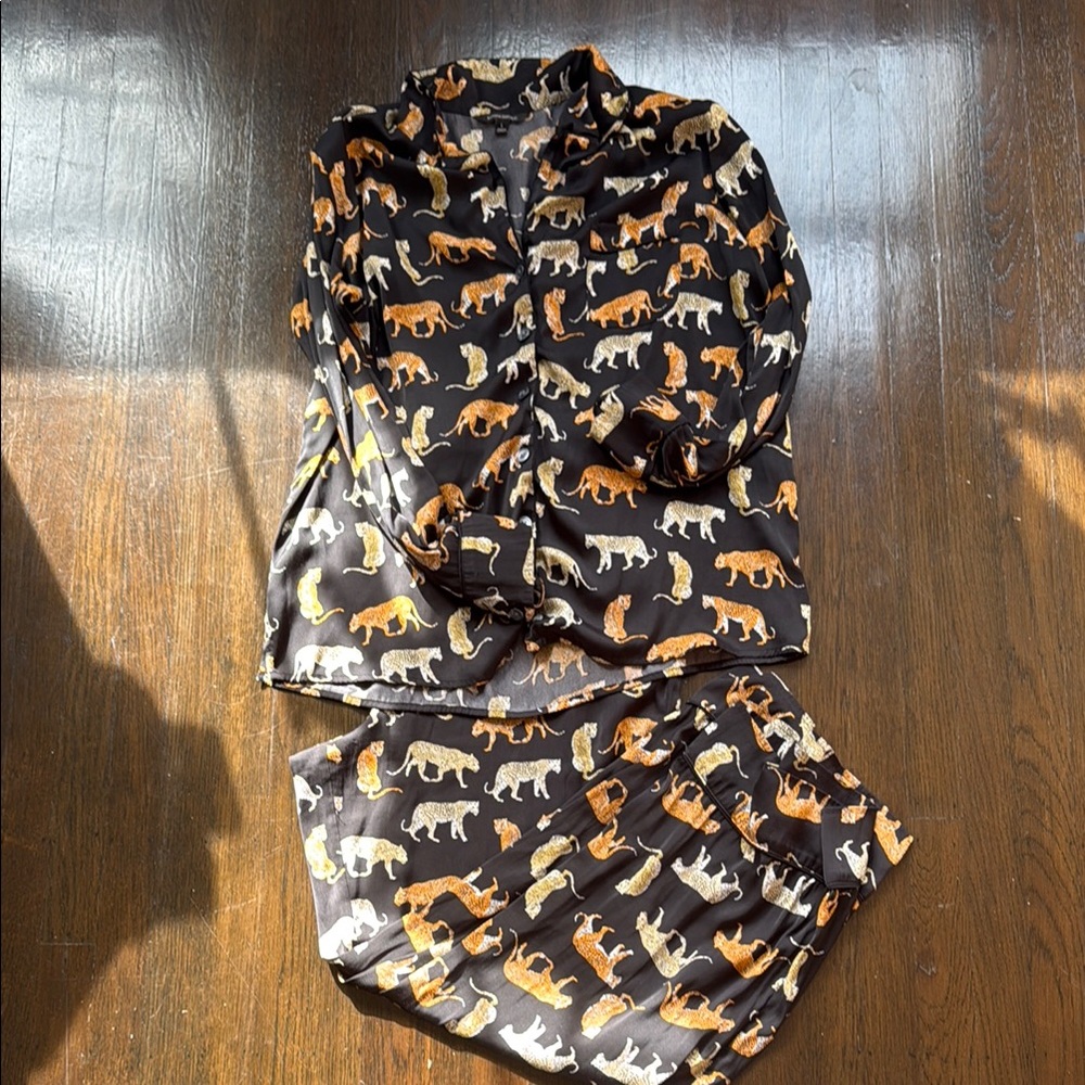 Banana Republic Black Tiger Print Satin Pajama Set